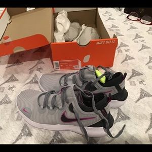 Nike 7 1/2 Nike flex 2020 rn